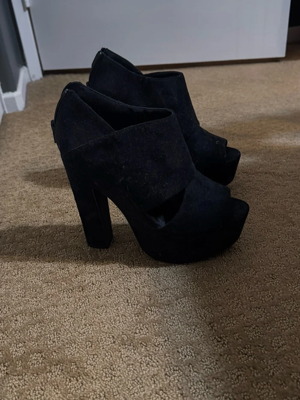 Black Platform Peep Toe | Chunky High Heel | Women’s Size 8.5